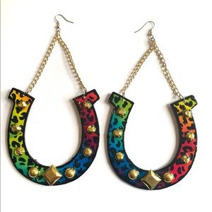Horseshoe earrings